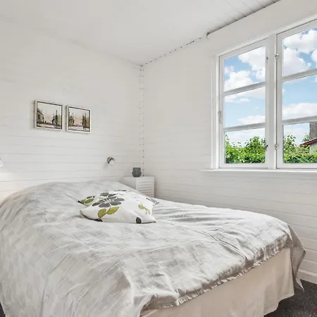 Holiday home Lovely In With Wifi