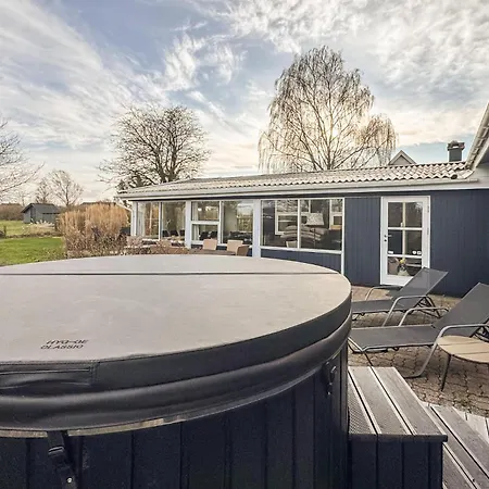 Belle Maison à Avec Wifi